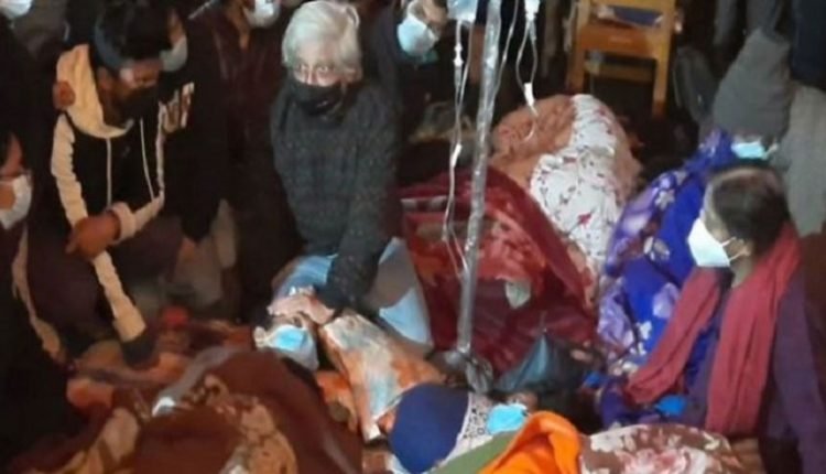 জাফর ইকবালের আশ্বাসে অনশন ভাঙলেন শিক্ষার্থীরা