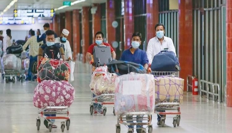 বিমানবন্দরে সচেতন থাকতে প্রবাসীদের জন্য পরামর্শ