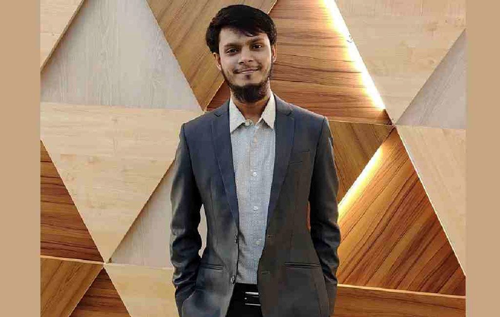 সফটওয়্যার ইঞ্জিনিয়ার হিসেবে গুগলে চাকরি পেলেন মাদ্রাসার ছাত্র আদনান