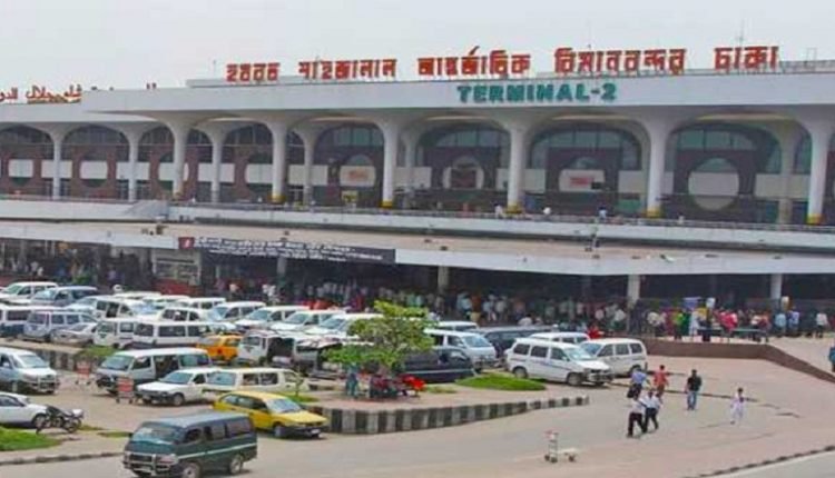 শাহজালাল বিমানবন্দরে কুরিয়ার থেকে স্বর্ণ তুলে পালাচ্ছিলেন দুই ব্যক্তি, অবশেষে আটক