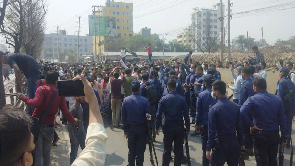 সাভারে পুলিশ-বিএনপি সংঘর্ষ, আটক ২