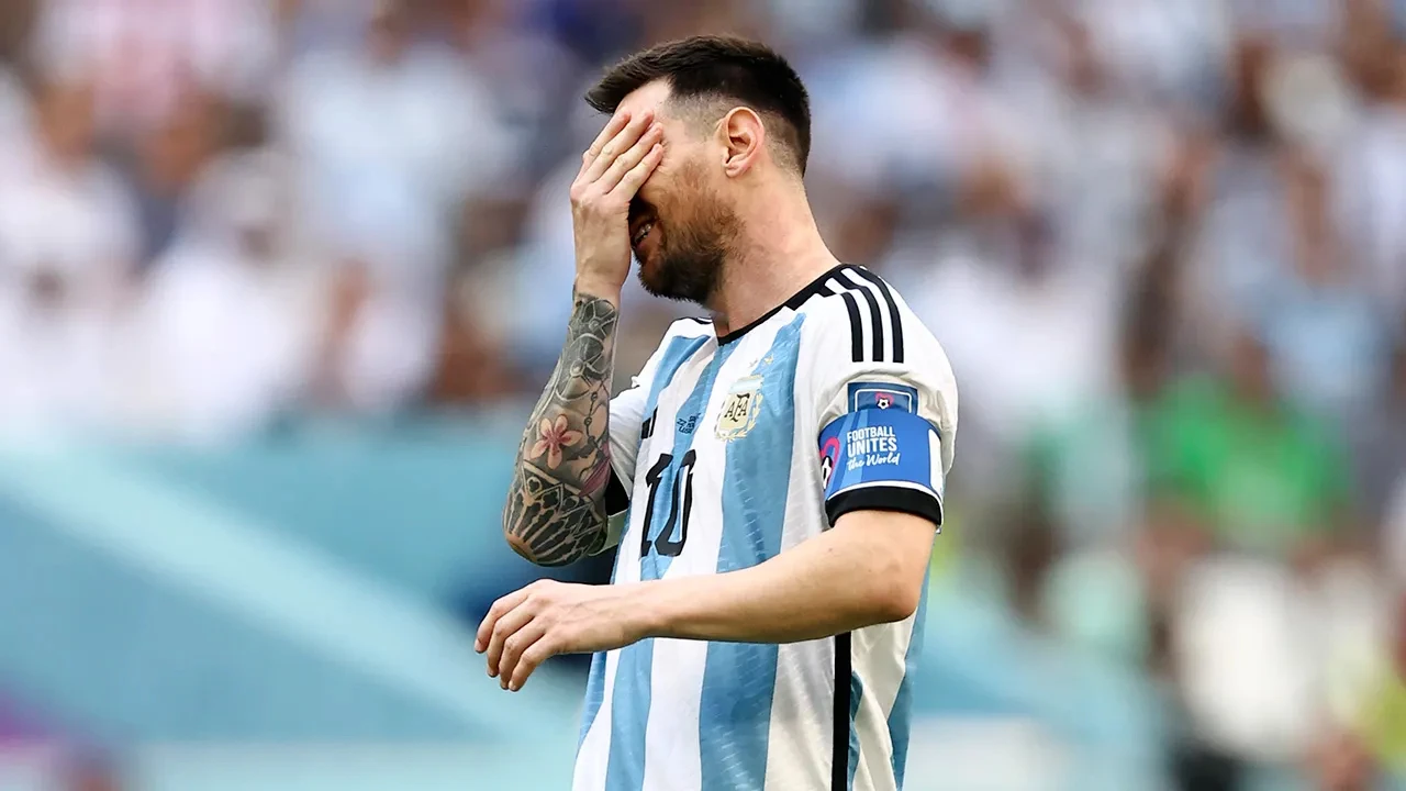 অবশেষে জাতীয় দল থেকে অবসর নিলেন লিওনেল মেসি